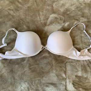 VS Bombshell plunge White Bra.